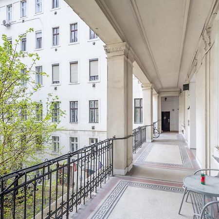 Convenient Super Central Stay Budapest Bagian luar foto