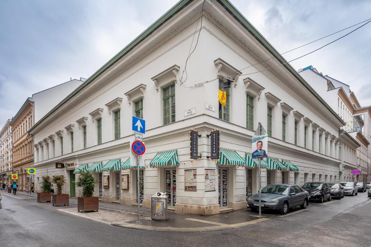 Convenient Super Central Stay Budapest Bagian luar foto