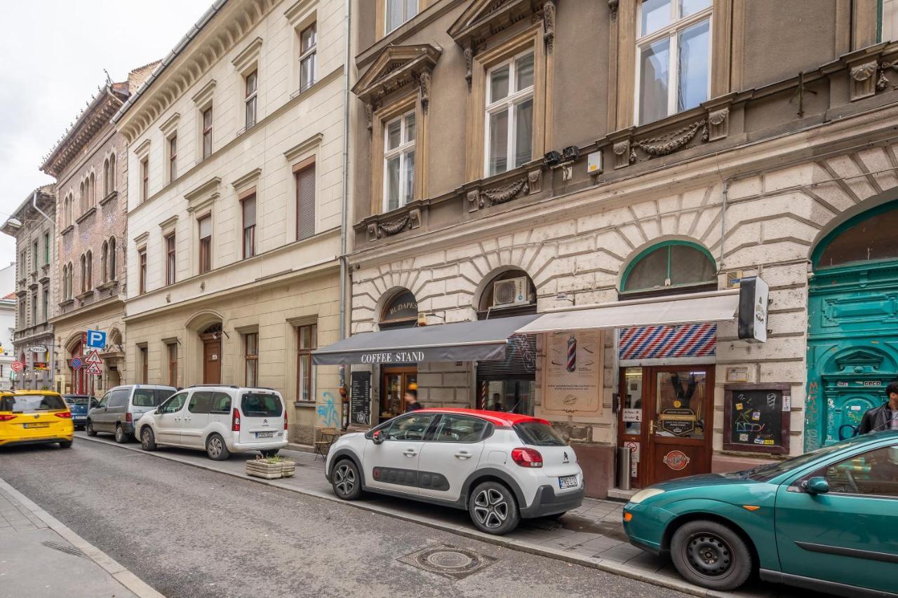 Convenient Super Central Stay Budapest Bagian luar foto